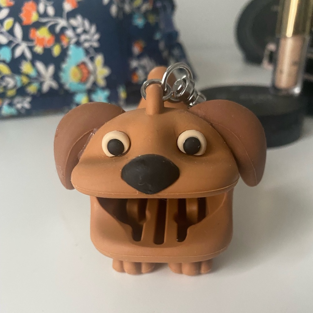 Bath and body works hand sanitizer holder!